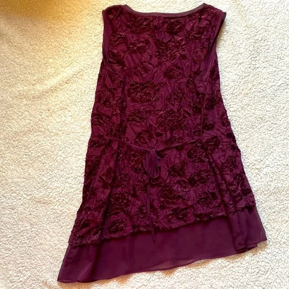 Adorable Simply Vera Wang top - Picture 3 of 3